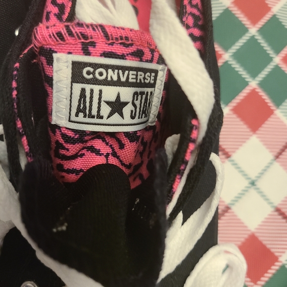 Shoes - Picture 4 of 8